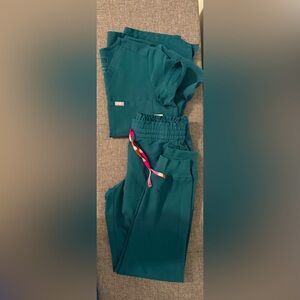 XS Catrina top S Zamora pants.